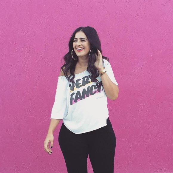 MEET YOUR POSHER! - Picture 1 of 3